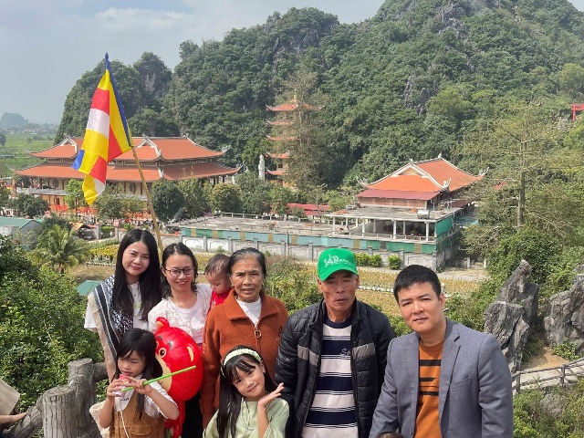 Xung quanh khu&ocirc;n vi&ecirc;n ch&ugrave;a Cổ Am c&oacute; rất nhiều điểm chụp h&igrave;nh l&yacute; tưởng để phục vụ người d&acirc;n, du kh&aacute;ch, lưu giữ kỷ niệm tại ch&ugrave;a những ng&agrave;y đầu xu&acirc;n mới.