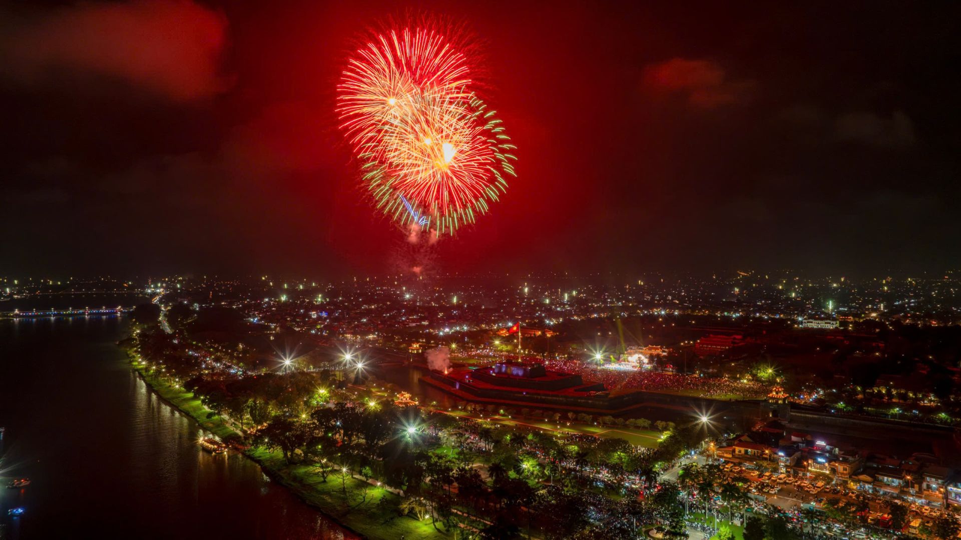 Huế- Đếm giao thừa