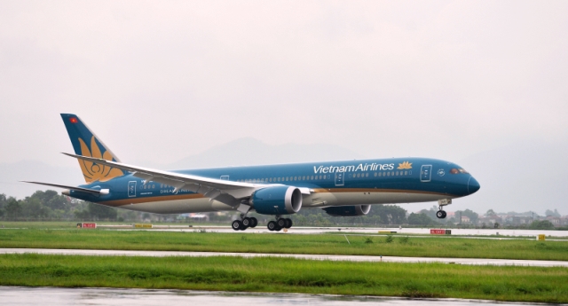 Một m&aacute;y bay của Vietnam Airlines cất c&aacute;nh tại cảng h&agrave;ng kh&ocirc;ng quốc tế Đ&agrave; Nẵng (ảnh minh họa).
