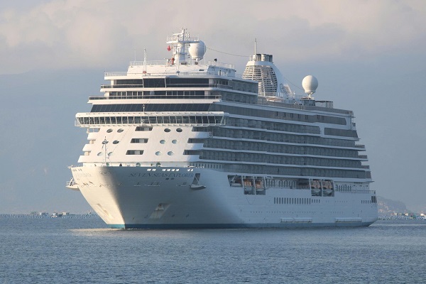 Tàu biển Seven Sea Explorer đến cảng quốc tế Cam Ranh Tàu biển Seven Sea Explorer đến cảng quốc tế Cam Ranh