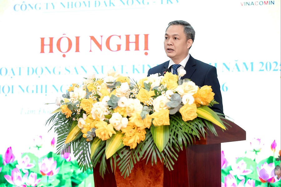 Gi&aacute;m đốc C&ocirc;ng ty Nh&ocirc;m Đắk N&ocirc;ng - TKV Nguyễn B&aacute; Phong th&ocirc;ng tin về những kết quả hoạt động của đơn vị trong năm 2025