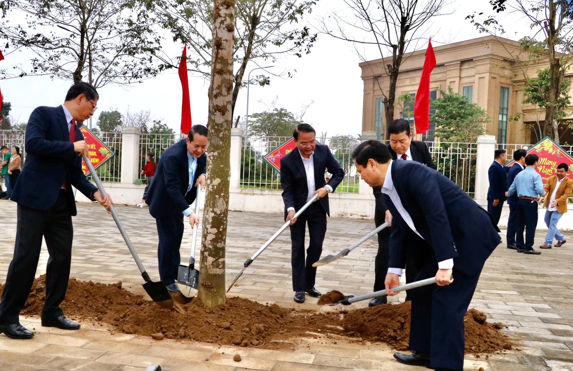 Ninh Bình phát động “Tết trồng cây đời đời nhớ ơn Bác Hồ” Xuân Bính Ngọ 2026