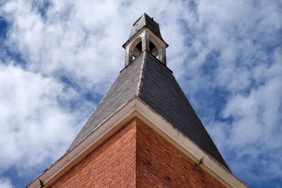 Tháp chuông và tháp đồng hồ hiện nay của Trường Cao đẳng Sư phạm Đà Lạt, có thể nhìn thấy được từ nhiều góc của Đà Lạt. Tháp chuông và tháp đồng hồ hiện nay của Trường Cao đẳng Sư phạm Đà Lạt, có thể nhìn thấy được từ nhiều góc của Đà Lạt.