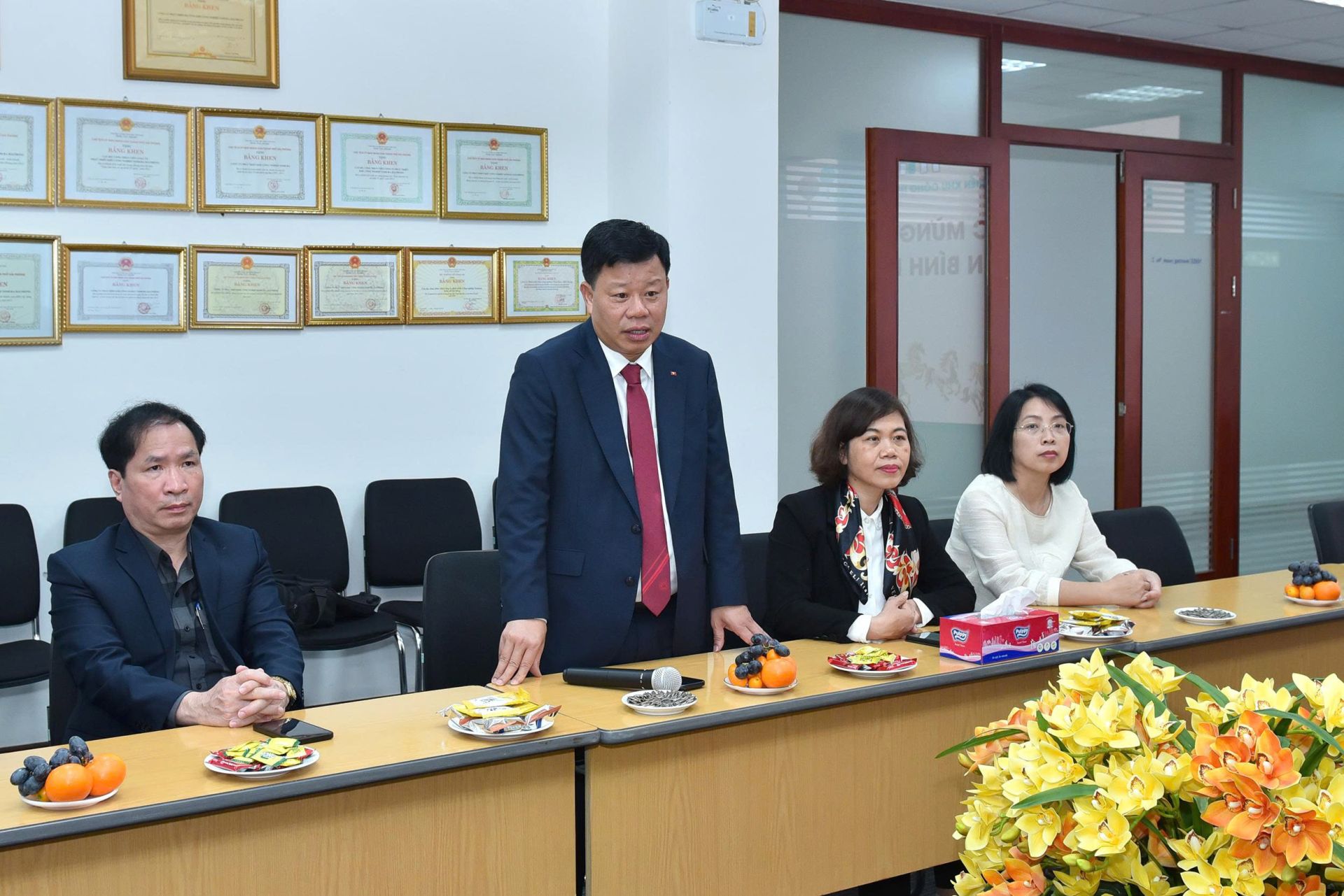 Ph&oacute; Chủ tịch UBND th&agrave;nh phố L&ecirc; Trung Ki&ecirc;n ph&aacute;t biểu tại buổi l&agrave;m việc với C&ocirc;ng ty ph&aacute;t triển KCN Nhật Bản &ndash; Hải Ph&ograve;ng.