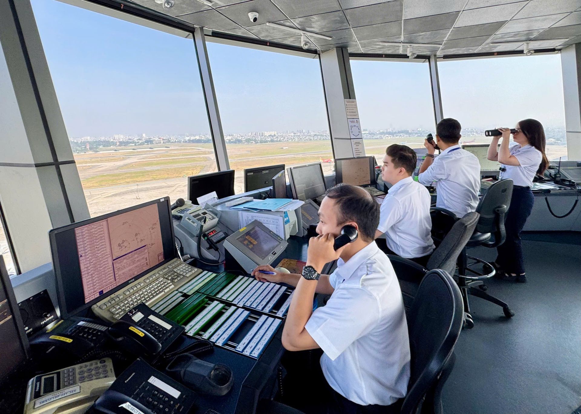 Điều hành an toàn tuyệt đối gần 45.000 chuyến bay dịp cao điểm Tết Bính Ngọ