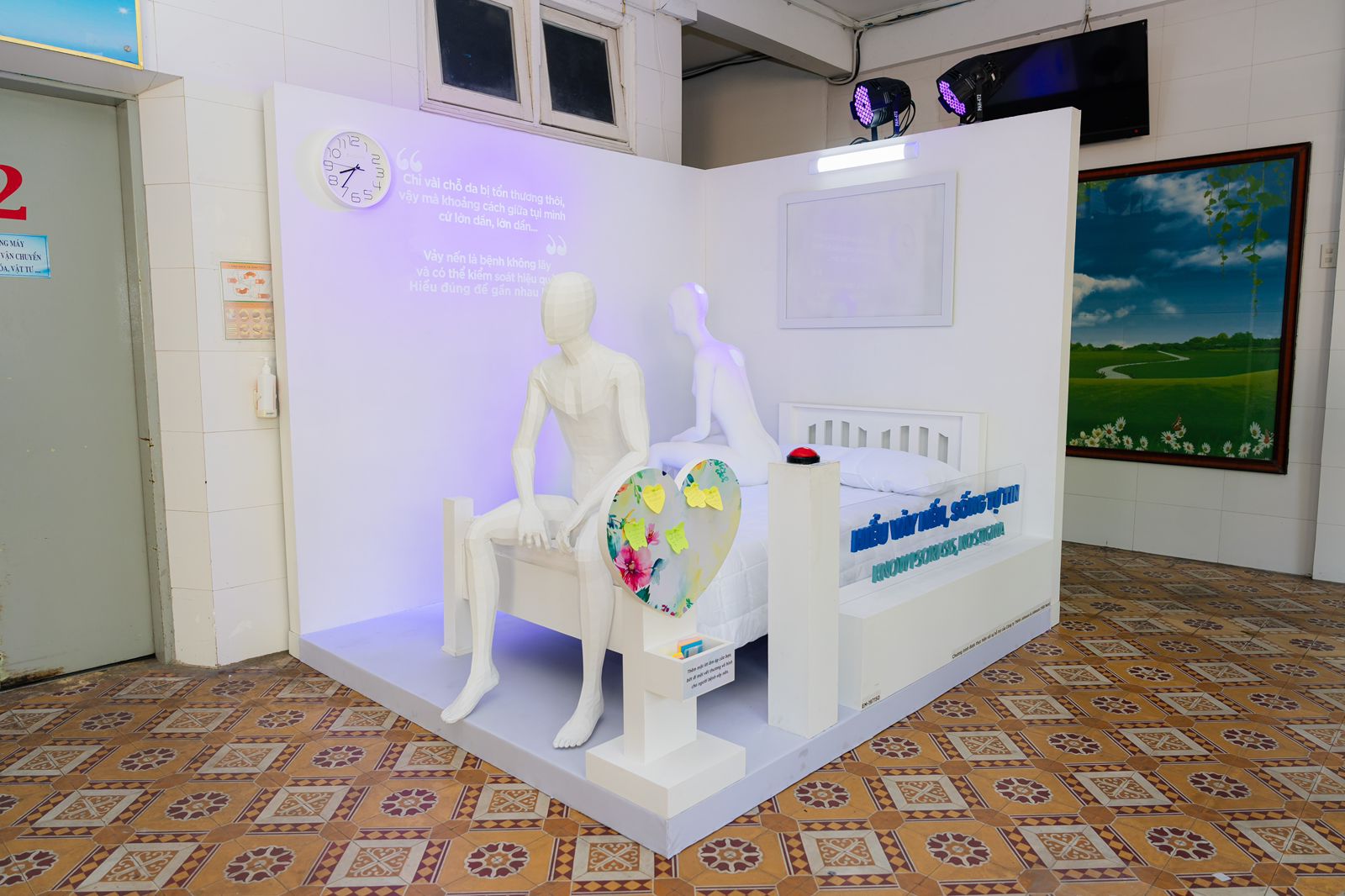 HCM - Kh&ocirc;ng gian triễn l&atilde;m tại BV Da Liễu TP.HCM