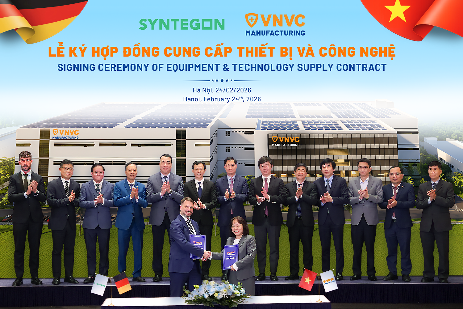 Thứ trưởng Bộ Khoa học v&agrave; C&ocirc;ng nghệ B&ugrave;i Ho&agrave;ng Phương c&ugrave;ng l&atilde;nh đạo c&aacute;c Cục, Viện chuy&ecirc;n m&ocirc;n chứng kiến đại diện Nh&agrave; m&aacute;y Vắc xin v&agrave; Sinh phẩm VNVC k&yacute; kết hợp đồng mua hệ thống thiết bị c&ocirc;ng nghệ cao từ Tập đo&agrave;n Syntegon (Đức). Ảnh: Thế Vinh
