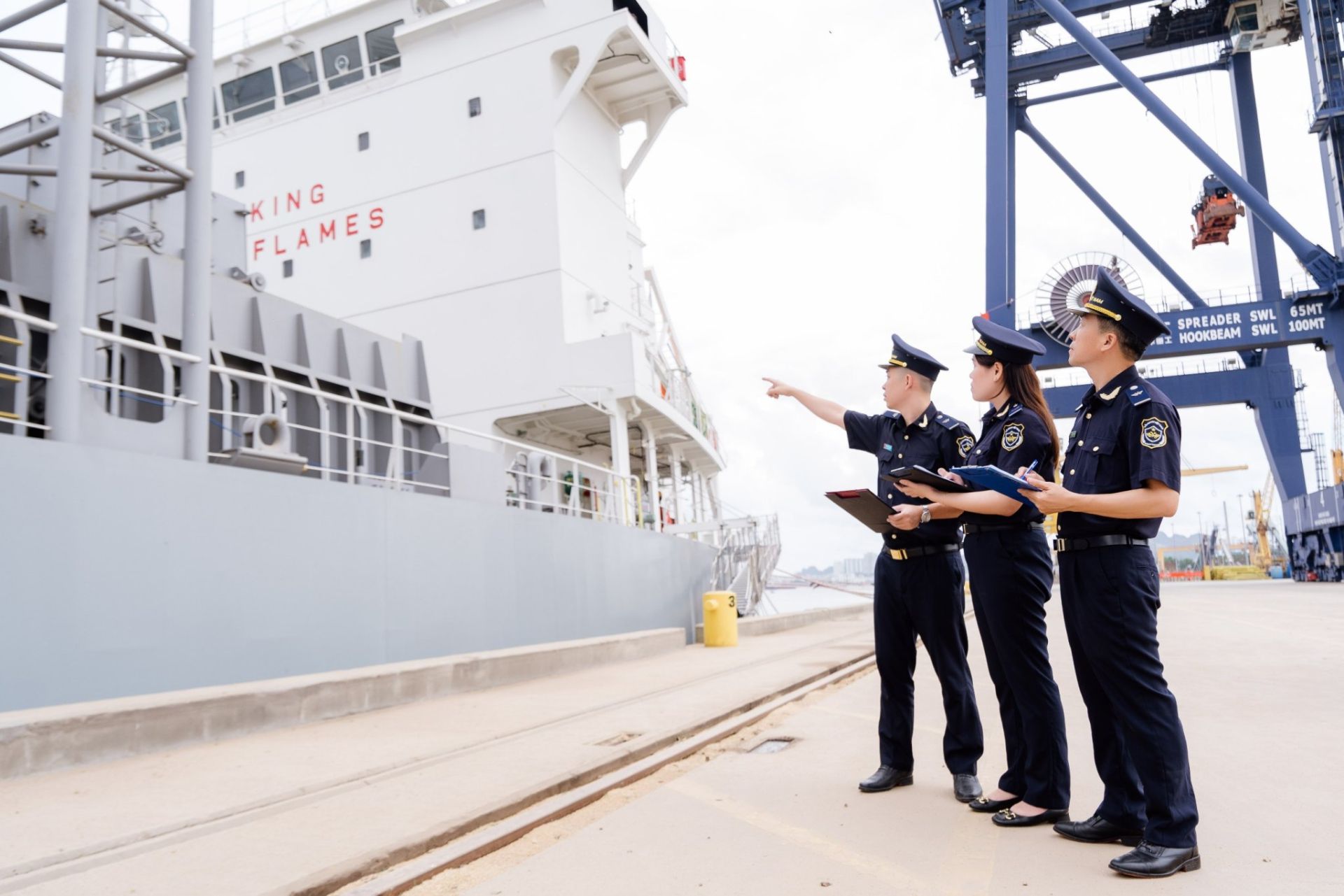 Hải quan cảng Hòn Gai: Bảo đảm thông quan hàng hóa thông suốt trong dịp Tết