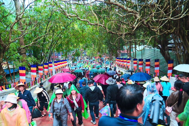 Du lịch "bùng nổ" với 14 triệu lượt khách, tăng 12% trong dịp Tết Bính Ngọ 2026