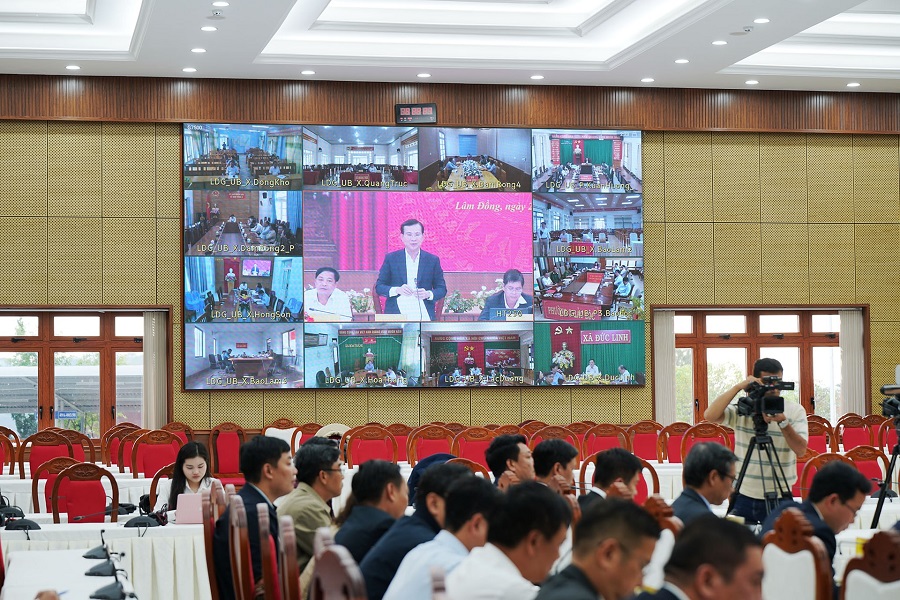 Phi&ecirc;n họp được kết nối trực tuyến với 124 x&atilde;, phường đặc khu tr&ecirc;n địa b&agrave;n L&acirc;m Đồng