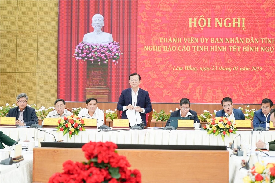 Ủy vi&ecirc;n Ban Chấp h&agrave;nh Trung ương Đảng, Ph&oacute; B&iacute; thư Tỉnh ủy, Chủ tịch UBND tỉnh Hồ Văn Mười y&ecirc;u cầu c&aacute;c sở, ng&agrave;nh, địa phương tập trung v&agrave;o nhiều chỉ ti&ecirc;u quan trọng như: Thu ng&acirc;n s&aacute;ch Nh&agrave; nước, giải ng&acirc;n vốn đầu tư c&ocirc;ng...