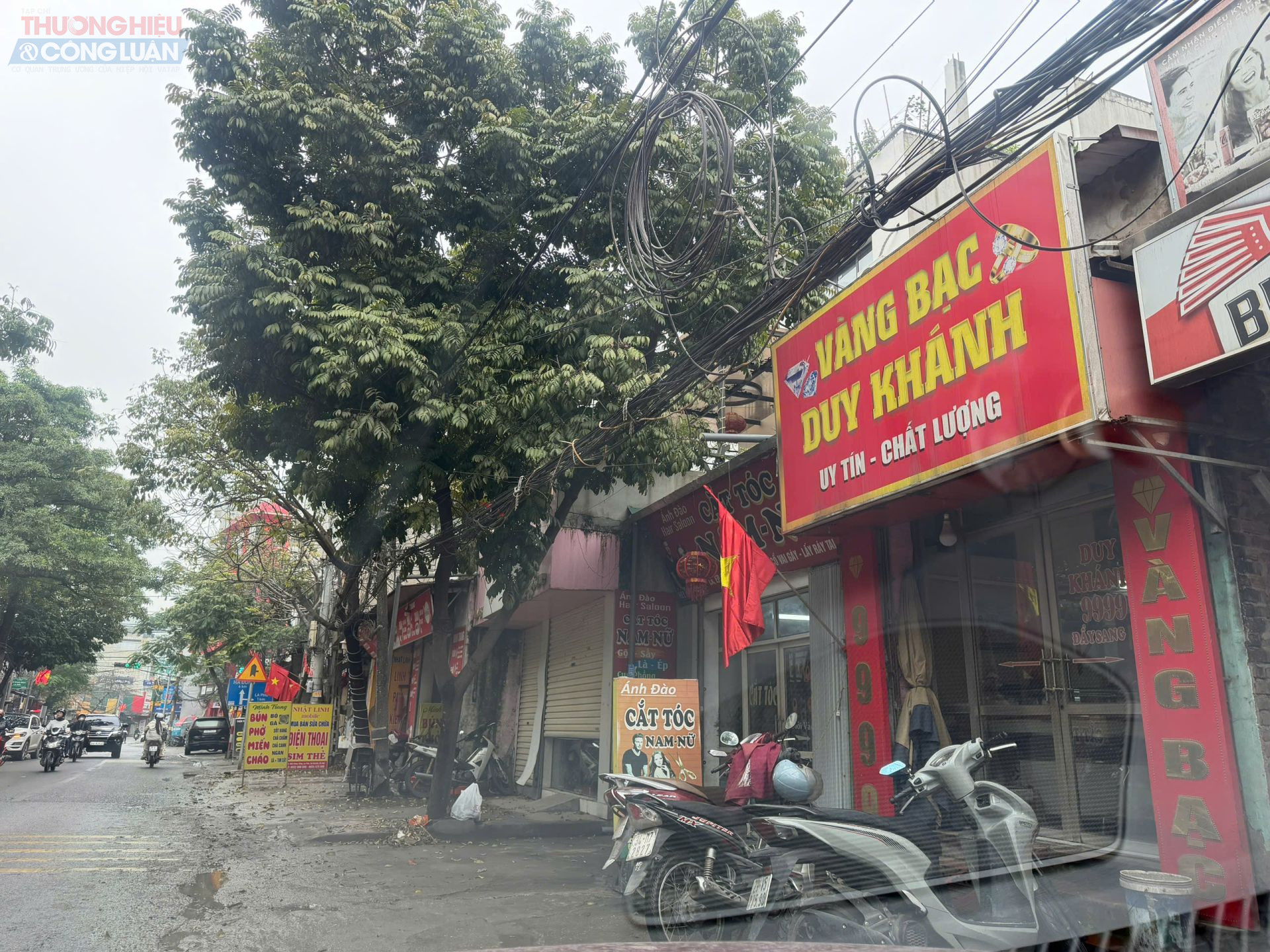 Một cửa h&agrave;ng tại khu vực đường 423 An Kh&aacute;nh vẫn vắng b&oacute;ng kh&aacute;ch