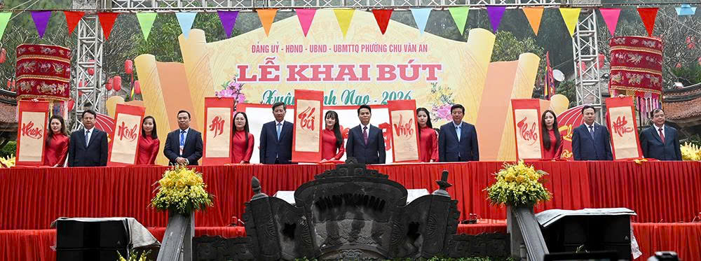 Nghi thức khai bút chữ Quốc ngữ với 07 chữ: Trí- Minh - An - Khang - Vinh - Thịnh Phúc. Nghi thức khai bút chữ Quốc ngữ với 07 chữ: Trí- Minh - An - Khang - Vinh - Thịnh Phúc.