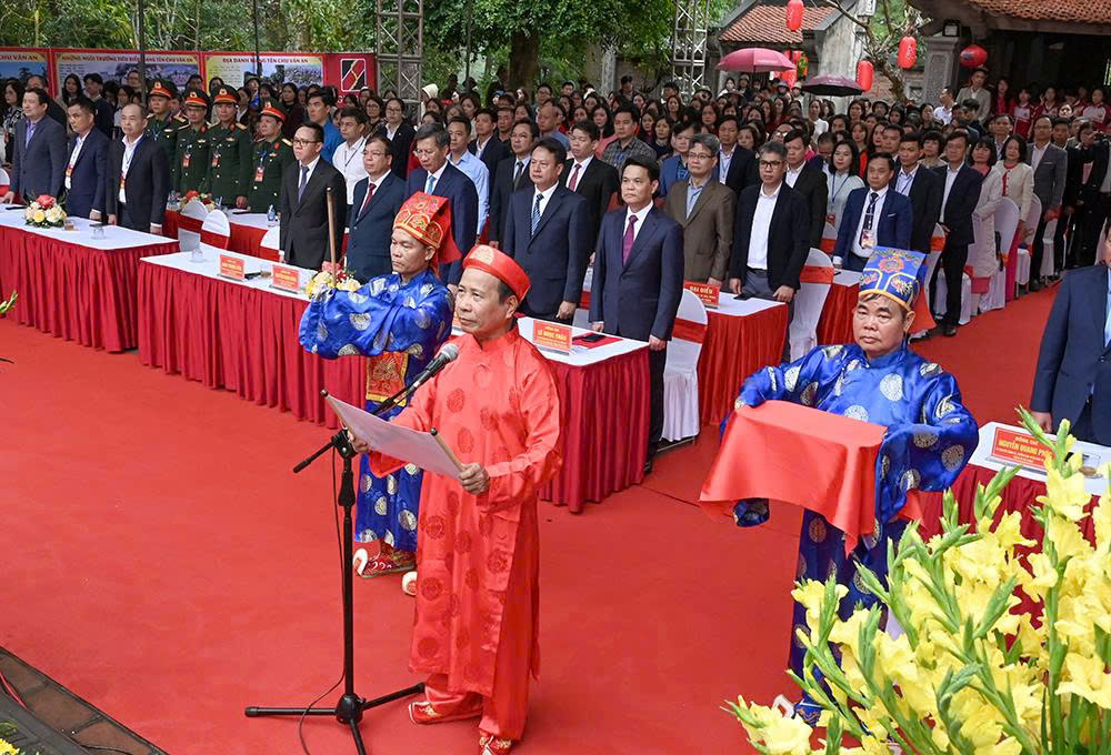 Nghi thức diễn văn khai bút đầu xuân. Nghi thức diễn văn khai bút đầu xuân.