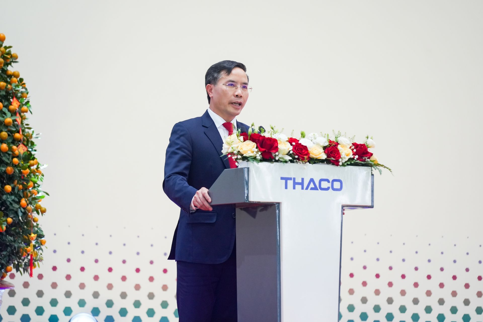 Chủ tịch UBND thành phố Phạm Đức Ấn phát biểu tại Lễ ra quân Chủ tịch UBND thành phố Phạm Đức Ấn phát biểu tại Lễ ra quân