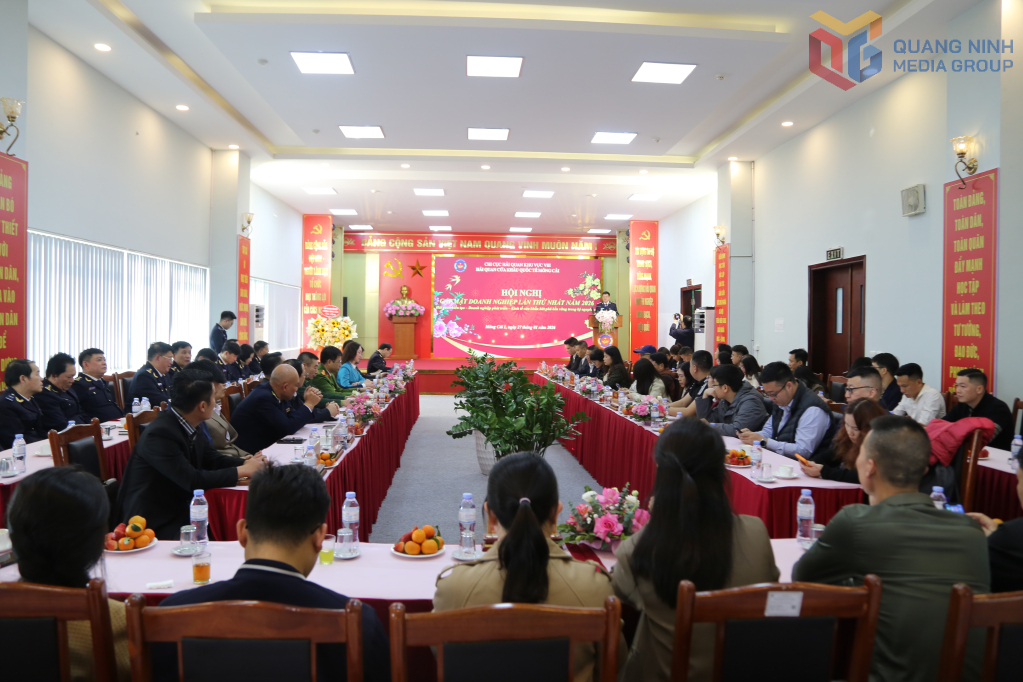 Hải quan CKQT M&oacute;ng C&aacute;i tổ chức hội nghị gặp gỡ, trao đổi với doanh nghiệp (th&aacute;ng 1/2026)