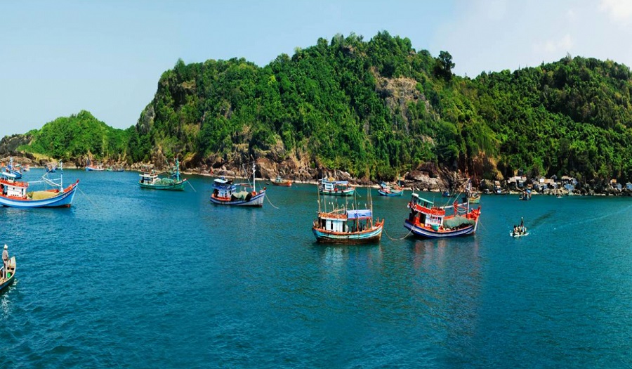 Riêng tại cụm đảo Hòn Khoai và Hòn Chuối, việc bỏ phiếu được triển khai sớm hơn hai ngày, vào 13/3, nhằm bảo đảm điều kiện tổ chức phù hợp với đặc thù địa bàn biển đảo. Riêng tại cụm đảo Hòn Khoai và Hòn Chuối, việc bỏ phiếu được triển khai sớm hơn hai ngày, vào 13/3, nhằm bảo đảm điều kiện tổ chức phù hợp với đặc thù địa bàn biển đảo.