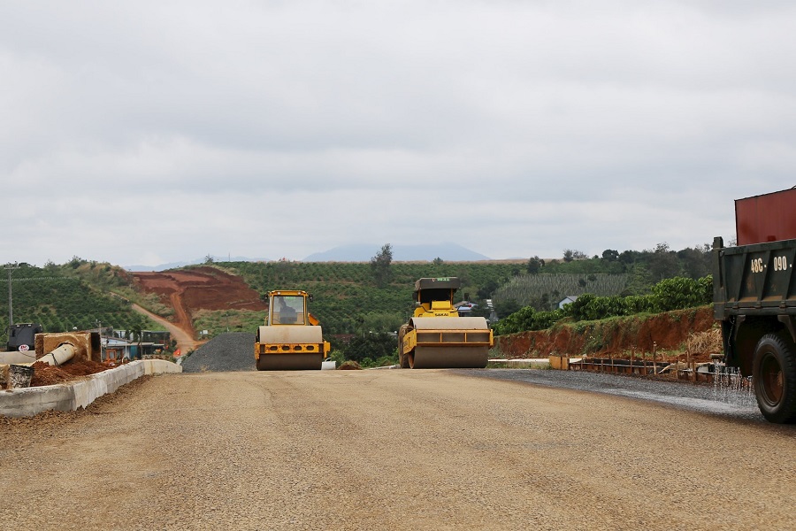 Đầu tư c&ocirc;ng hiện đang l&agrave; điểm nghẽn lớn nhất trong tăng trưởng GRDP tại L&acirc;m Đồng. Ảnh: Nguyễn Lương