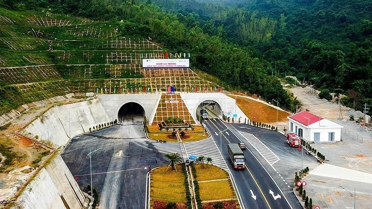Bộ Xây dựng phê duyệt hơn 900 tỷ đồng hoàn thiện hầm Cù Mông trên cao tốc Bắc - Nam