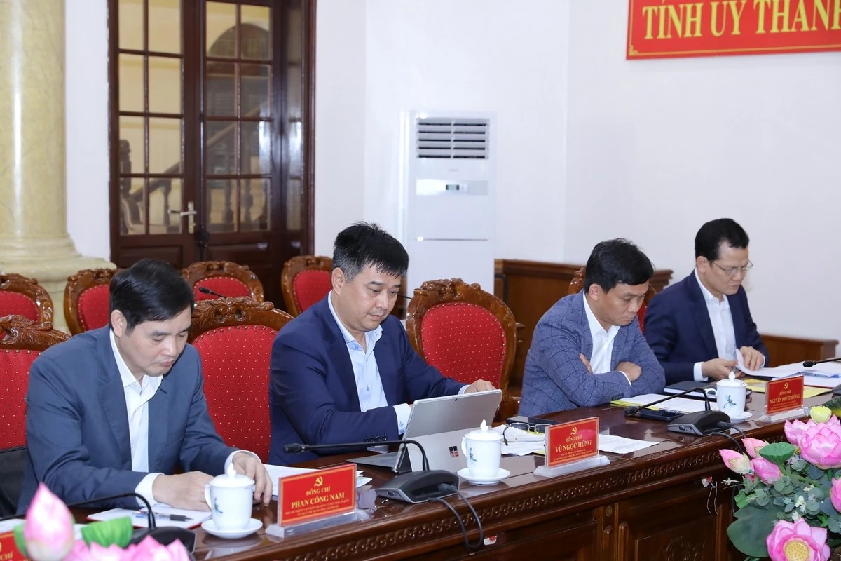 Thành viên Đoàn kiểm tra, giám sát số 15 dự buổi làm việc. Thành viên Đoàn kiểm tra, giám sát số 15 dự buổi làm việc.