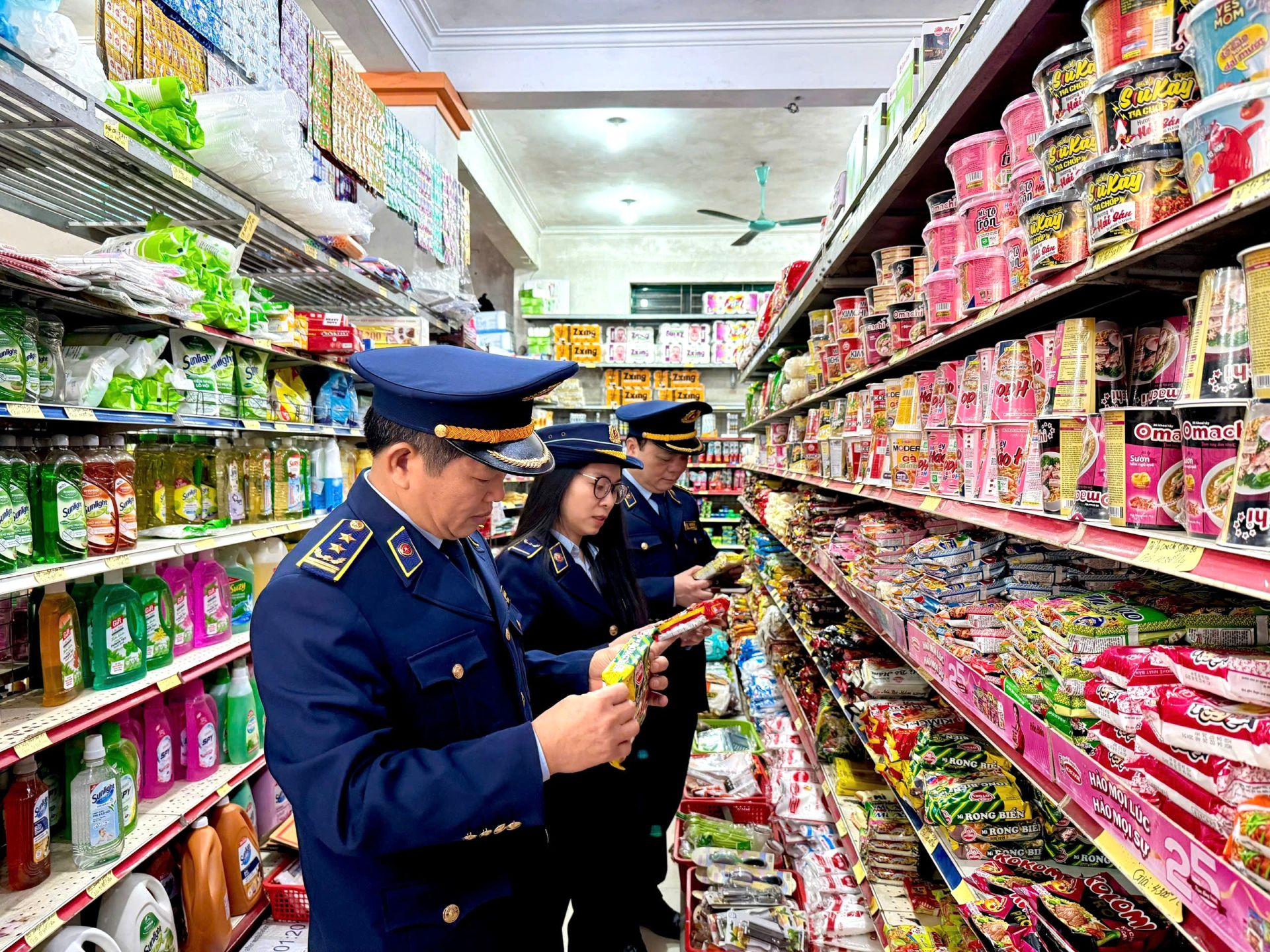 Lực lượng Quản l&yacute; thị trường Lạng Sơn