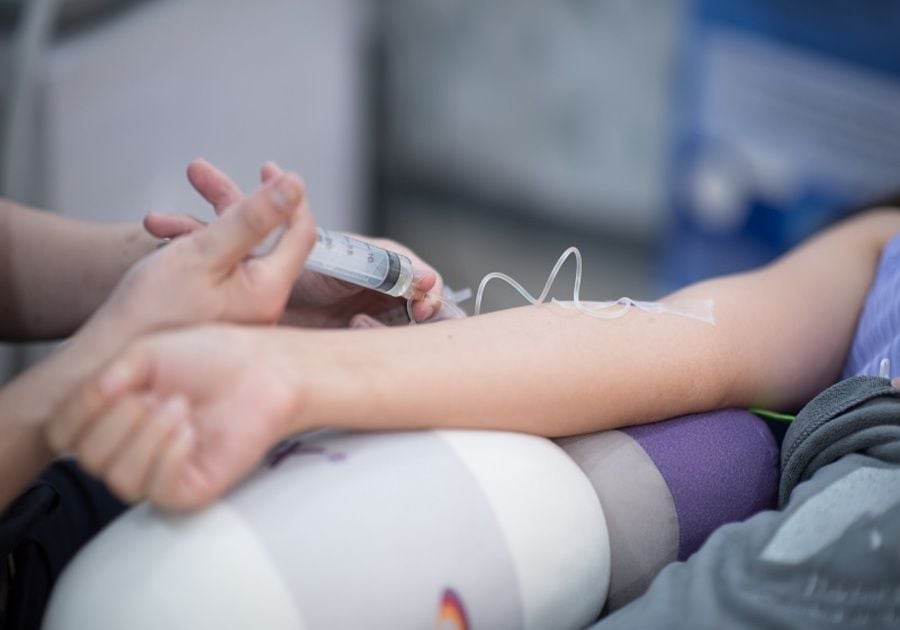 TP. HCM: Người phụ nữ tử vong sau khi “truyền trắng da” tại nhà