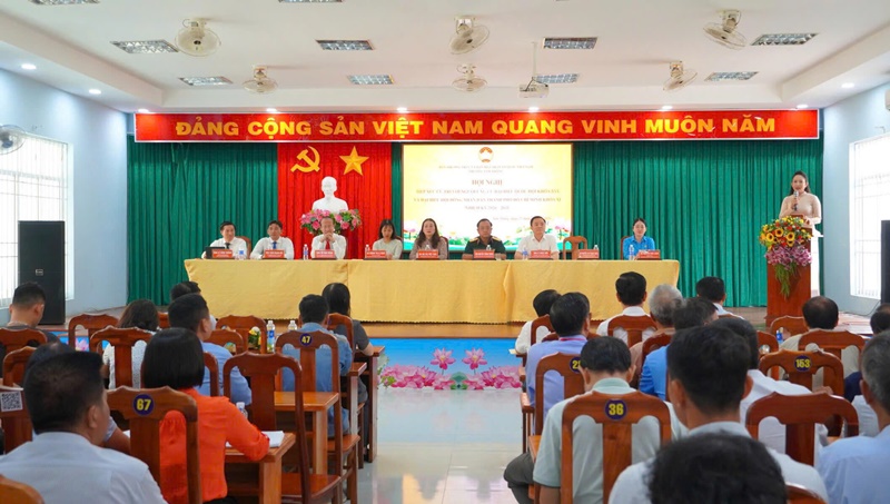 Quang cảnh Hội nghị tiếp xúc cử tri tại phường Tam Thắng Quang cảnh Hội nghị tiếp xúc cử tri tại phường Tam Thắng