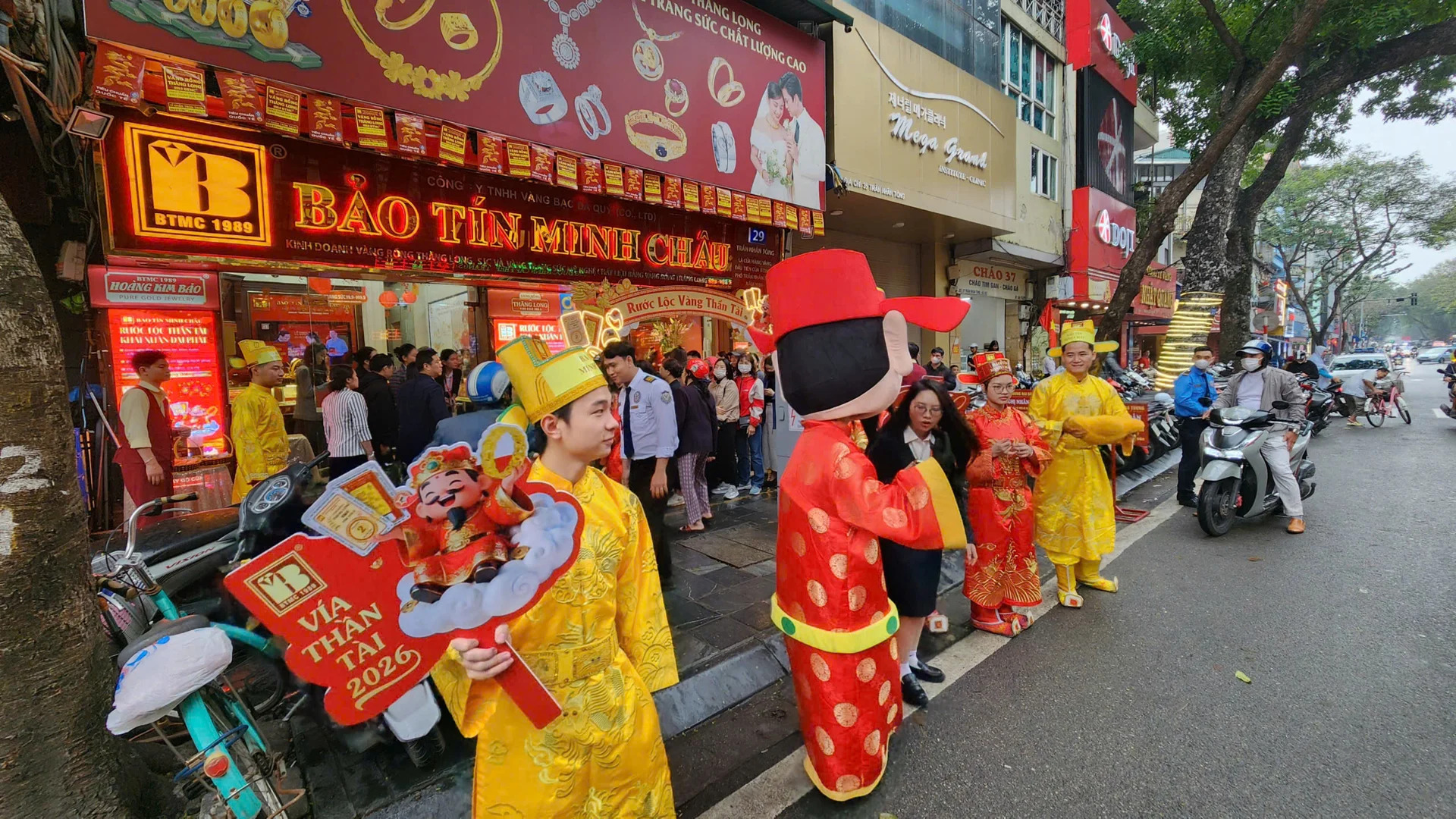 Gi&aacute; v&agrave;ng ng&agrave;y v&iacute;a Thần t&agrave;i 2026 dự kiến tăng hơn gấp 2 lần so với năm 2025.