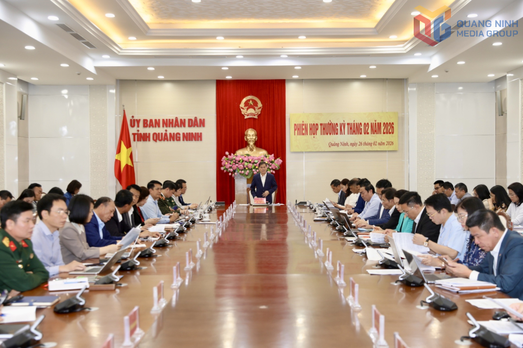 Chủ tịch UBND tỉnh Quảng Ninh Bùi Văn Khắng chủ trì phiên họp thường kỳ tháng 2