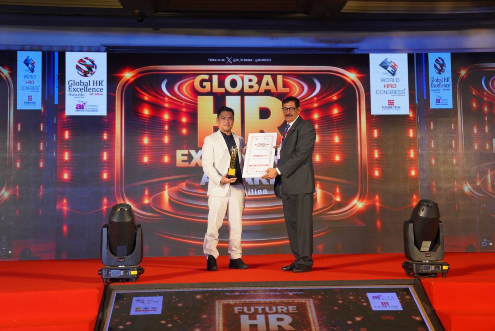 Vietjet nhận 3 giải thưởng về m&ocirc;i trường l&agrave;m việc tại Đại hội v&agrave; Giải thưởng Nh&acirc;n sự Thế giới 2026