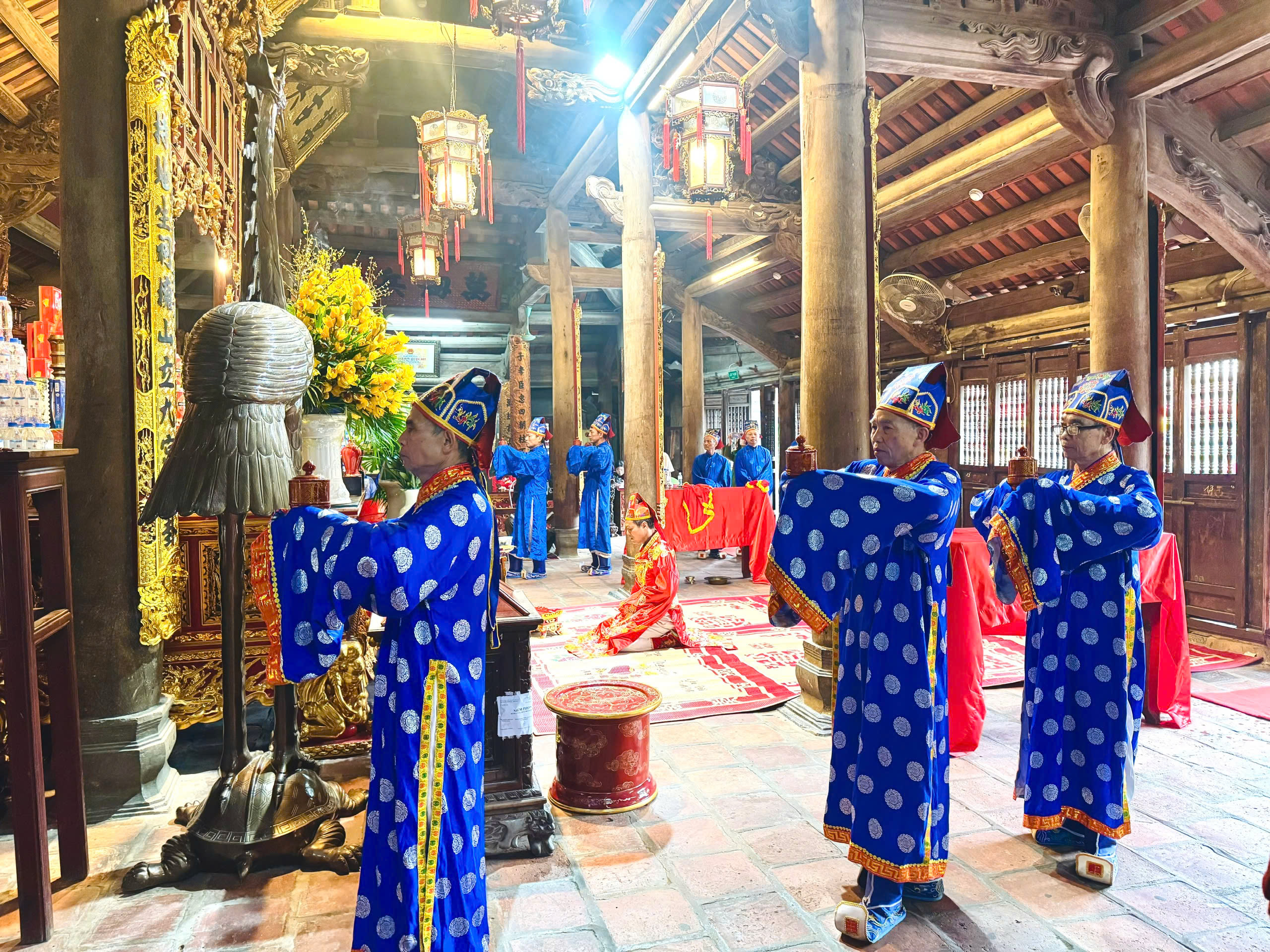 Lễ tế tại đền Kiếp Bạc.