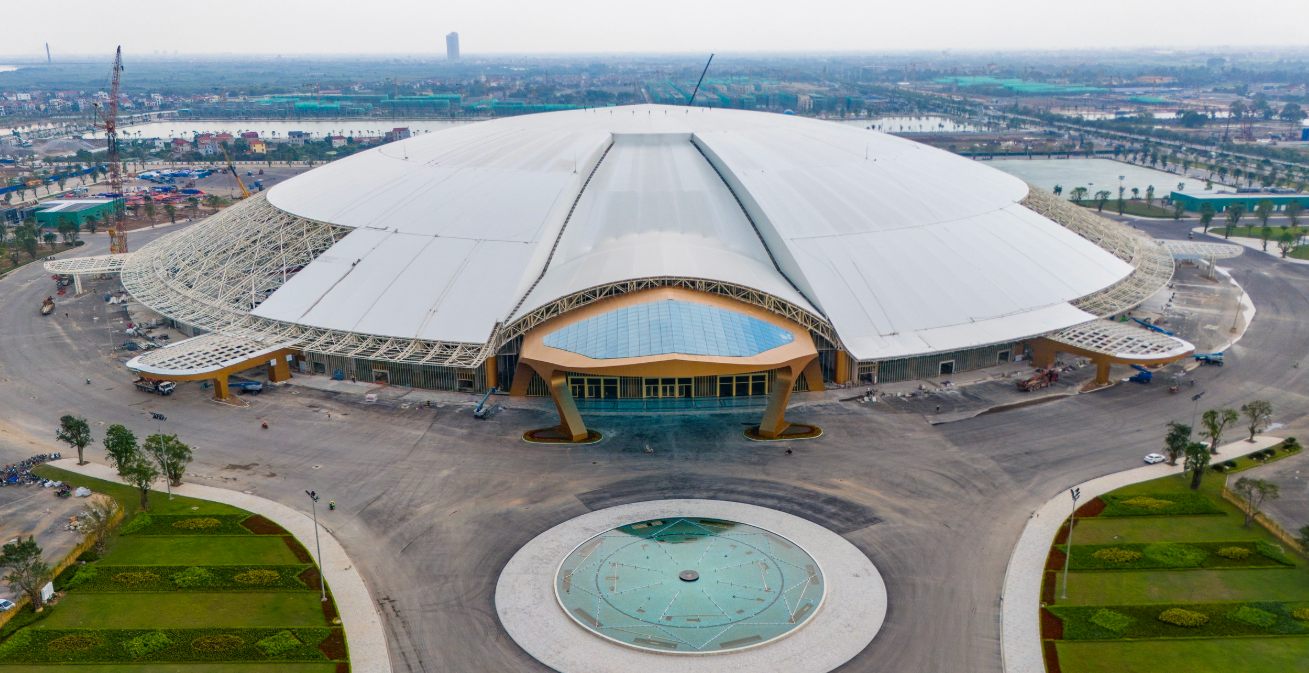 Đại Dũng l&agrave; nh&agrave; thầu đảm nhận hạng mục m&aacute;i v&ograve;m th&eacute;p tại si&ecirc;u dự &aacute;n Trung t&acirc;m Hội chợ Triển l&atilde;m Quốc gia do Vingroup l&agrave;m chủ đầu tư