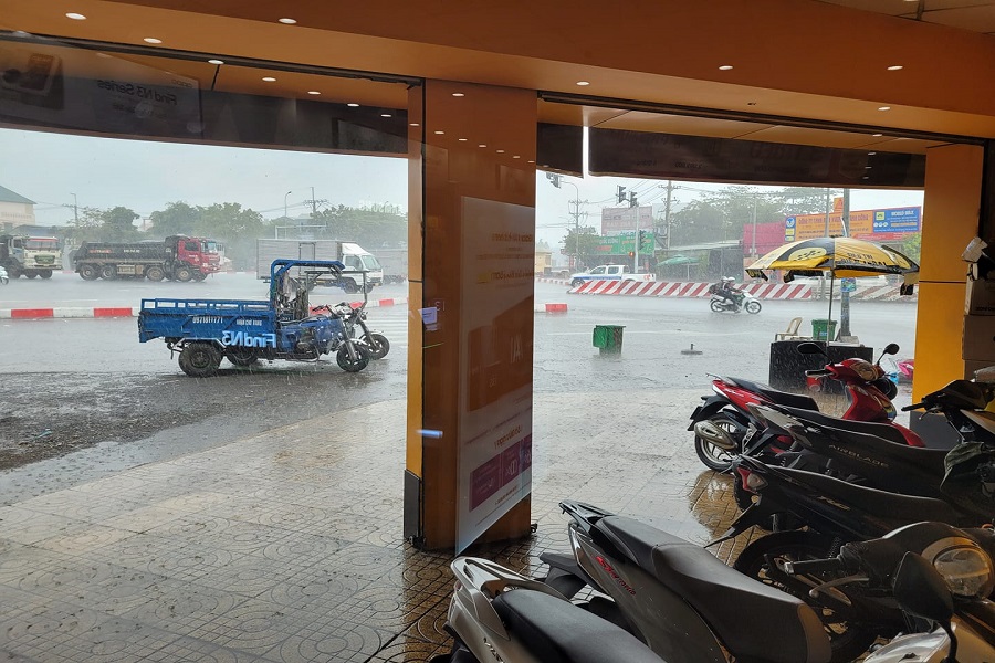 Lâm Đồng đón “mưa vàng” giải nhiệt giữa cao điểm nắng hạn