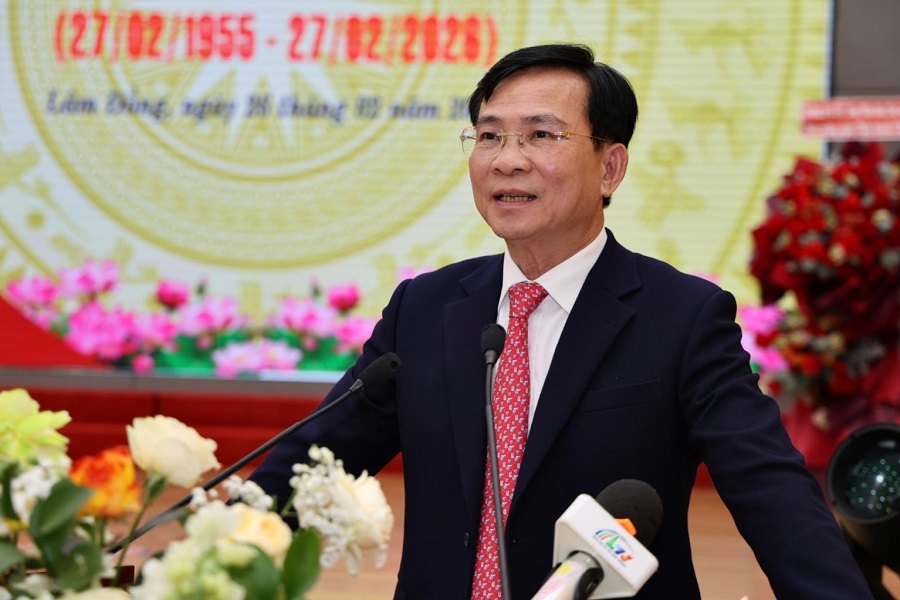 Đồng ch&iacute; Hồ Văn Mười, Ủy vi&ecirc;n Ban Chấp h&agrave;nh Trung ương Đảng, Ph&oacute; B&iacute; thư Tỉnh ủy, Chủ tịch UBND tỉnh, ph&aacute;t biểu ch&uacute;c mừng ng&agrave;nh Y tế L&acirc;m Đồng