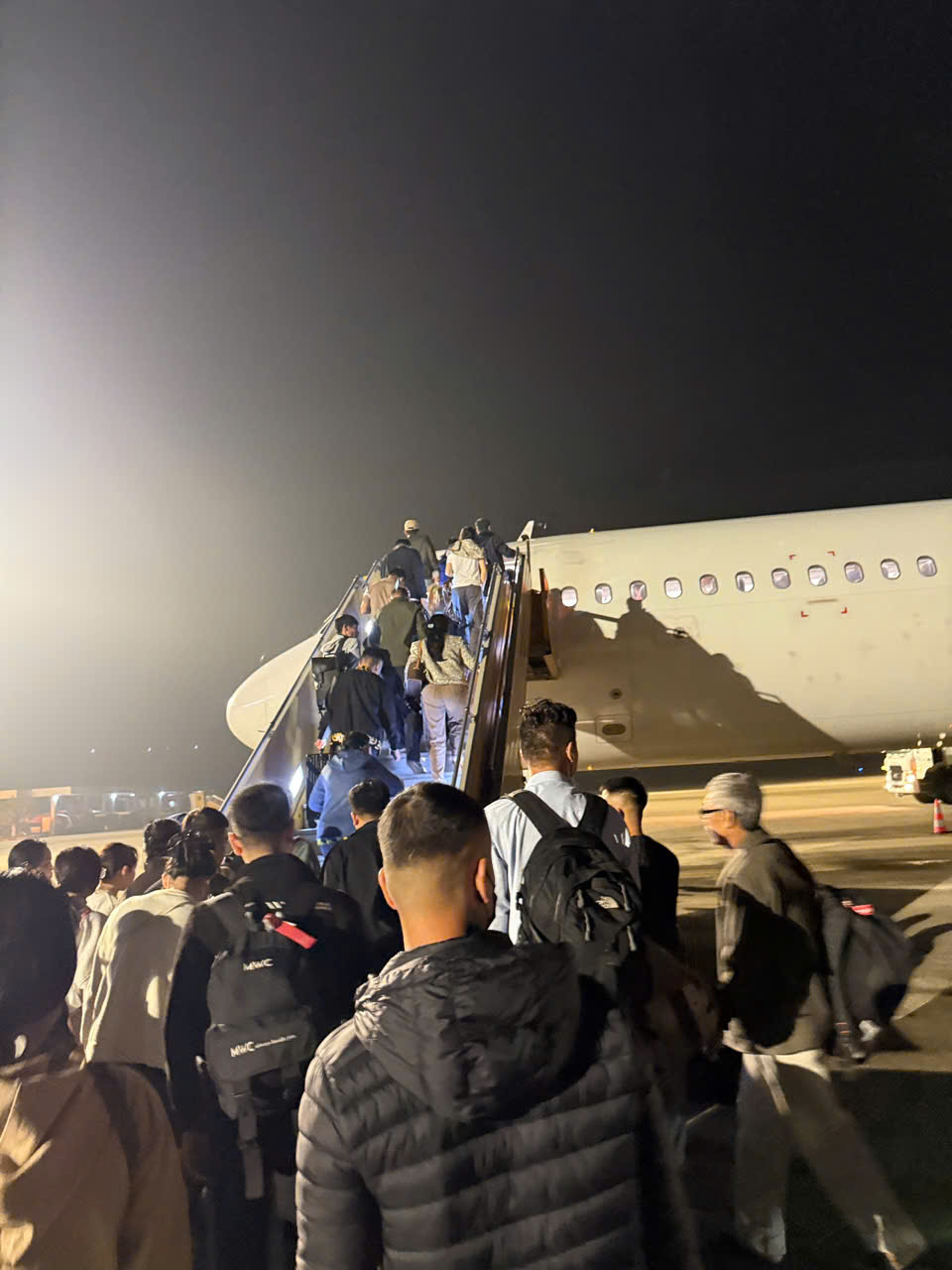 Ở lĩnh vực h&agrave;ng kh&ocirc;ng, tổng sản lượng đạt 1.412.855 lượt h&agrave;nh kh&aacute;ch với 8.983 chuyến bay, tăng đ&aacute;ng kể so với c&ugrave;ng kỳ v&agrave; ng&agrave;y thường.