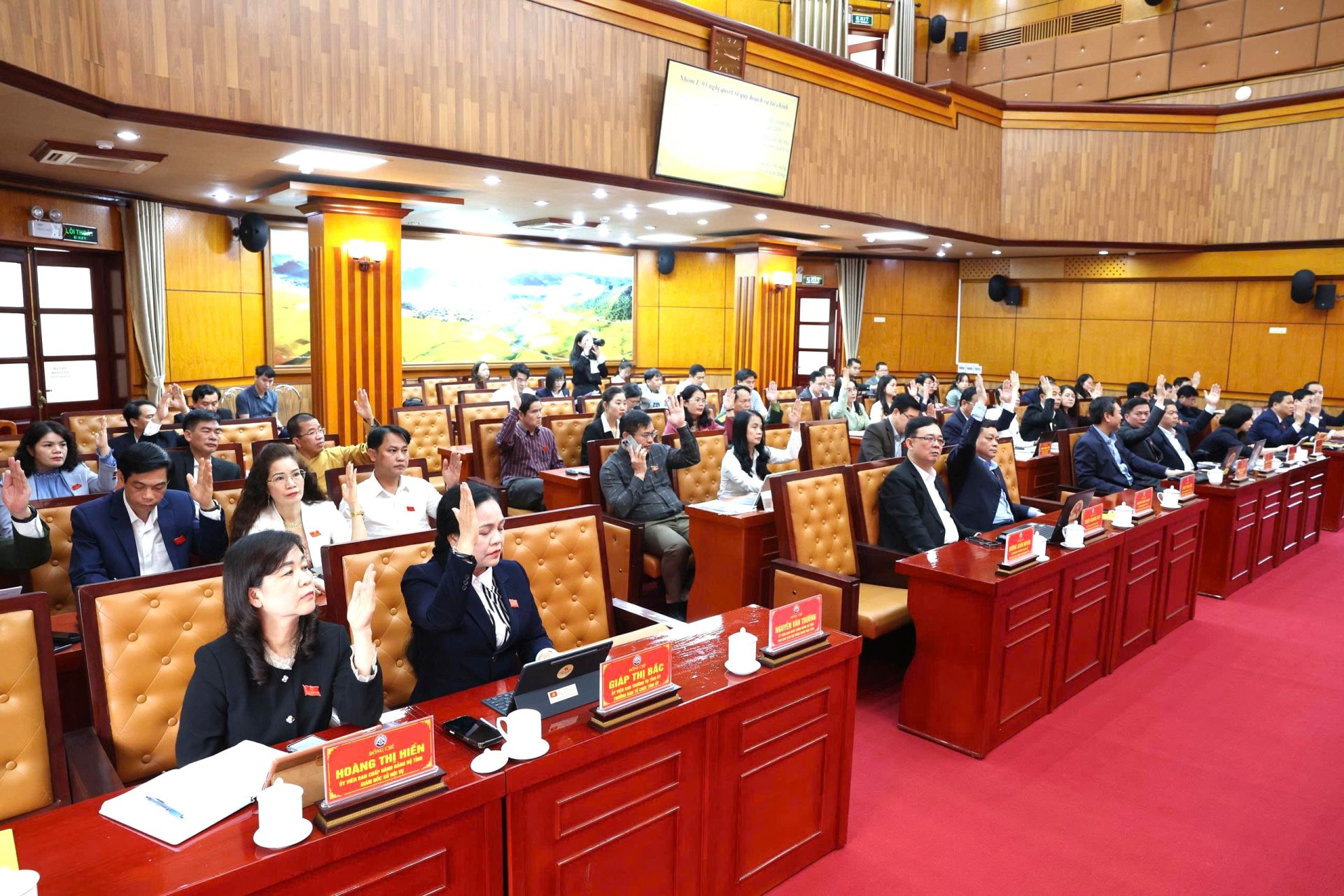 HĐND tỉnh Lạng Sơn quyết nghị nhiều nội dung quan trọng, tạo đà phát triển mới