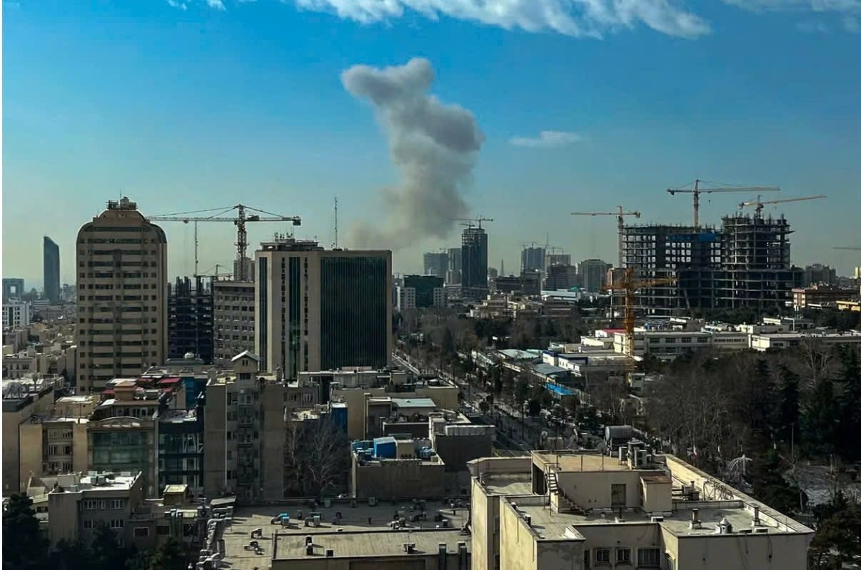 Trung Đông căng thẳng: Iran, Israel đóng cửa không phận, hàng loạt chuyến bay chuyển hướng