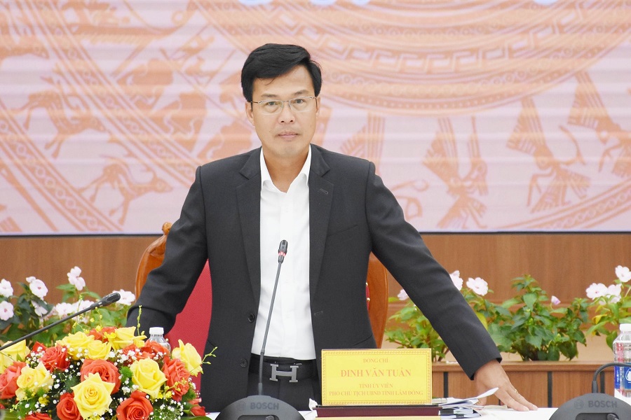 Ph&oacute; Chủ tịch UBND tỉnh Đinh Văn Tuấn tr&acirc;n trọng v&agrave; gửi lời cảm ơn đến c&aacute;c nh&agrave; b&aacute;o, ph&oacute;ng vi&ecirc;n v&agrave; mong muốn tất cả đội ngũ tiếp tục đồng h&agrave;nh với L&acirc;m Đồng trong thời gian tới