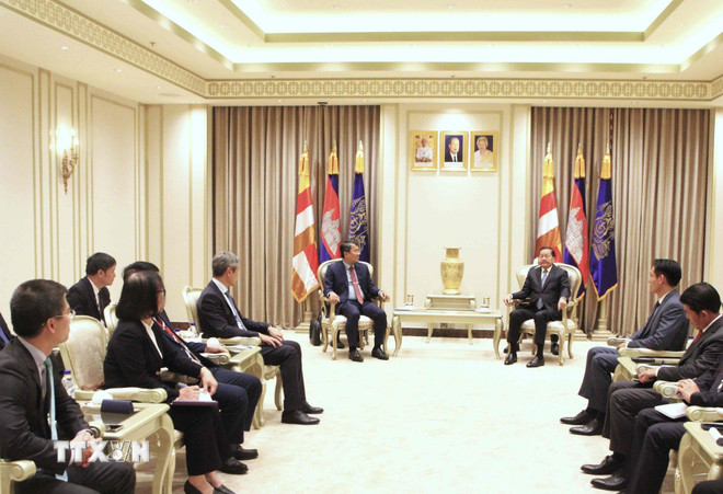 Thứ trưởng Thường trực Bộ Ngoại giao Nguyễn Minh Vũ gặp Phó Thủ tướng Campuchia Neth Savoeun. (Ảnh: Hoàng Minh/TTXVN) Thứ trưởng Thường trực Bộ Ngoại giao Nguyễn Minh Vũ gặp Phó Thủ tướng Campuchia Neth Savoeun. (Ảnh: Hoàng Minh/TTXVN)