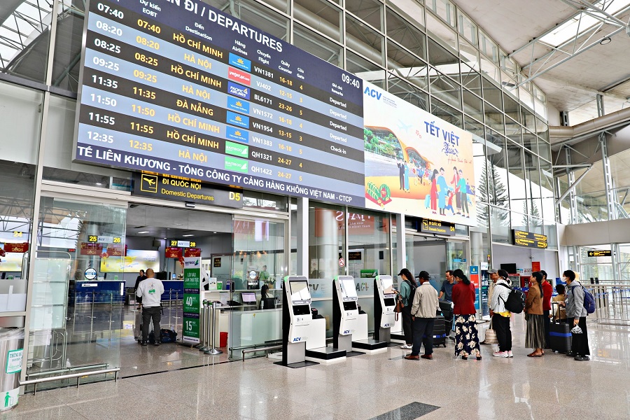 Ước t&iacute;nh gần 1 triệu lượt kh&aacute;ch đi v&agrave; đến tỉnh L&acirc;m Đồng bị hụt khi s&acirc;n bay Li&ecirc;n Khương tạm đ&oacute;ng cửa 6 th&aacute;ng để sửa chữa, n&acirc;ng cấp