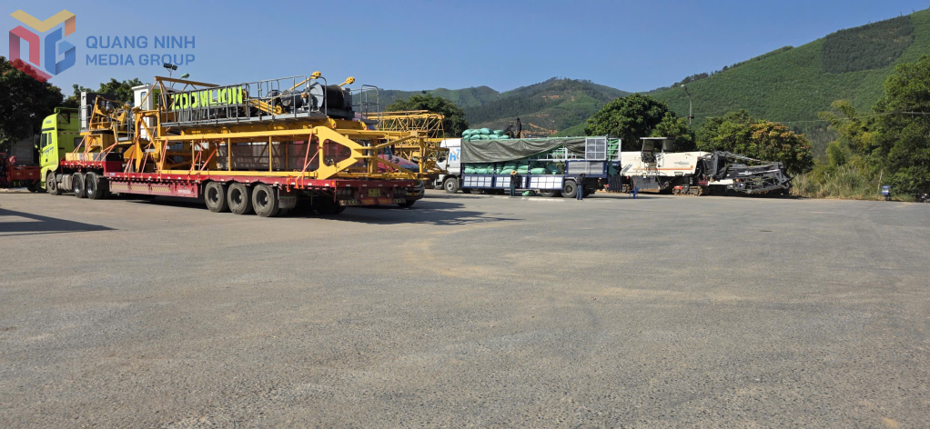 Thiết bị, m&aacute;y m&oacute;c nhập khẩu qua khu vực cửa khẩu Ho&agrave;nh M&ocirc;