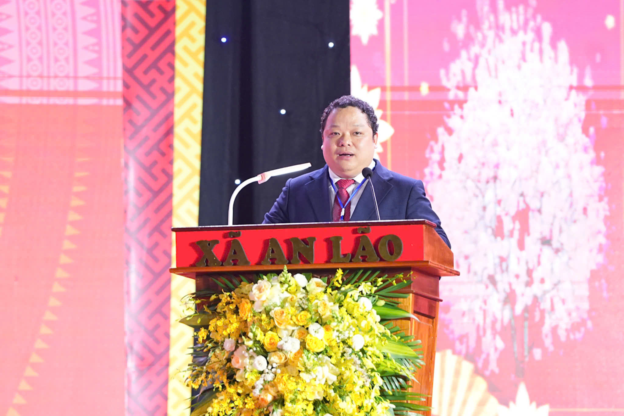 Chủ tịch UBND xã An Lão phát biểu khai mạc Lễ hội. Chủ tịch UBND xã An Lão phát biểu khai mạc Lễ hội.