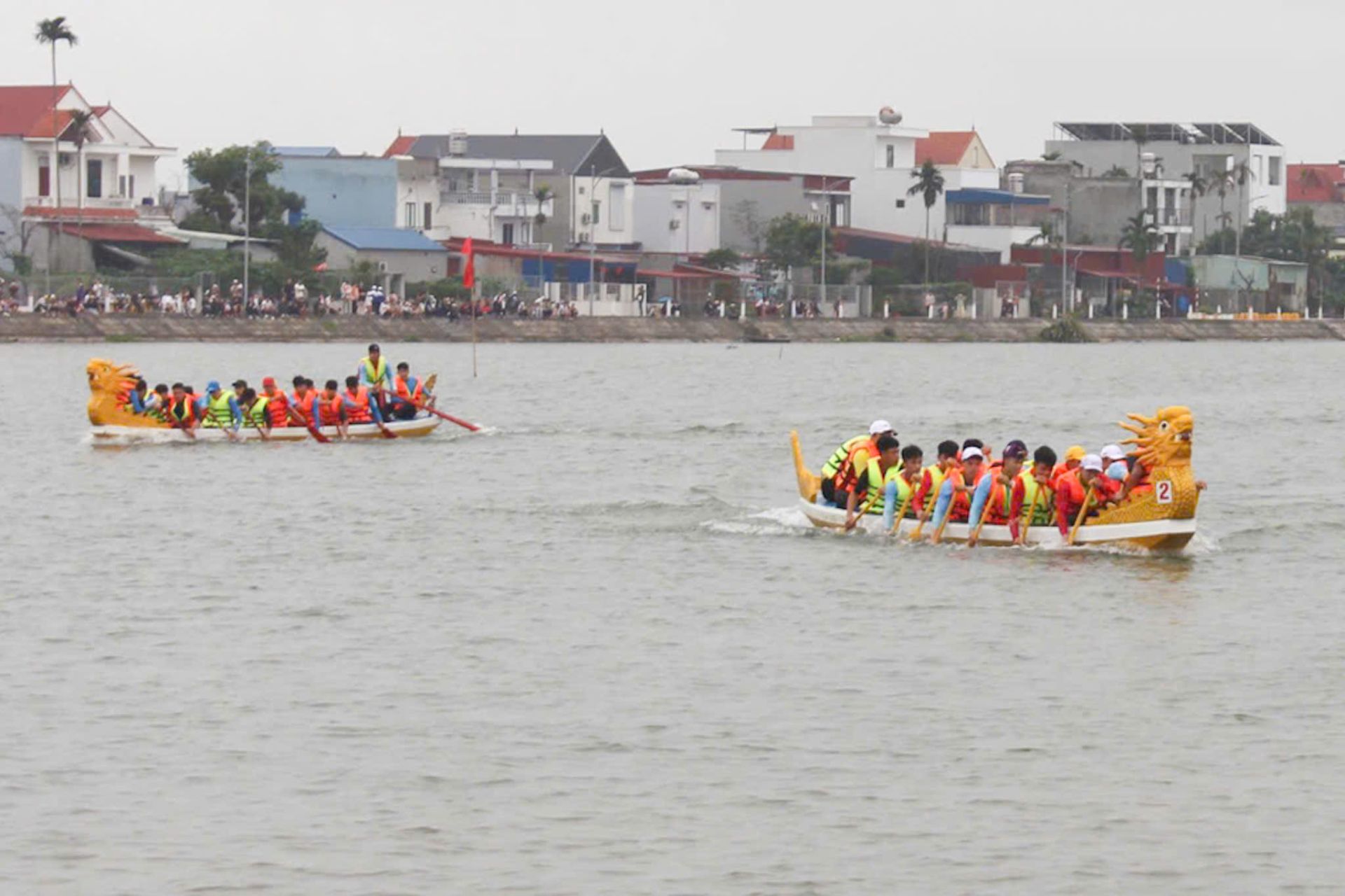 Giải Đua thuyền rồng truyền thống trên sông Đa Độ chào mừng Đại hội Thể dục thể thao thành phố Hải Phòng lần thứ X