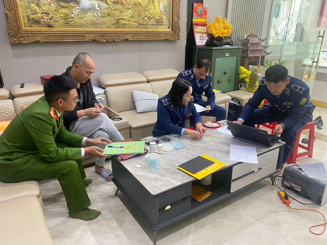 Công tác chống buôn lậu, gian lận thương mại và hàng giả tại Thanh Hóa được triển khai quyết liệt