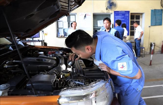 Hướng dẫn tra cứu Giấy chứng nhận kiểm định điện tử và lộ trình khí thải mới 2026