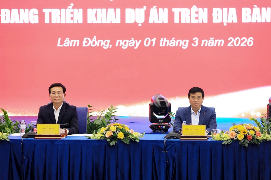 C&aacute;c đồng ch&iacute; l&atilde;nh đạo tỉnh L&acirc;m Đồng chủ tr&igrave; buổi l&agrave;m việc với c&aacute;c doanh nghiệp