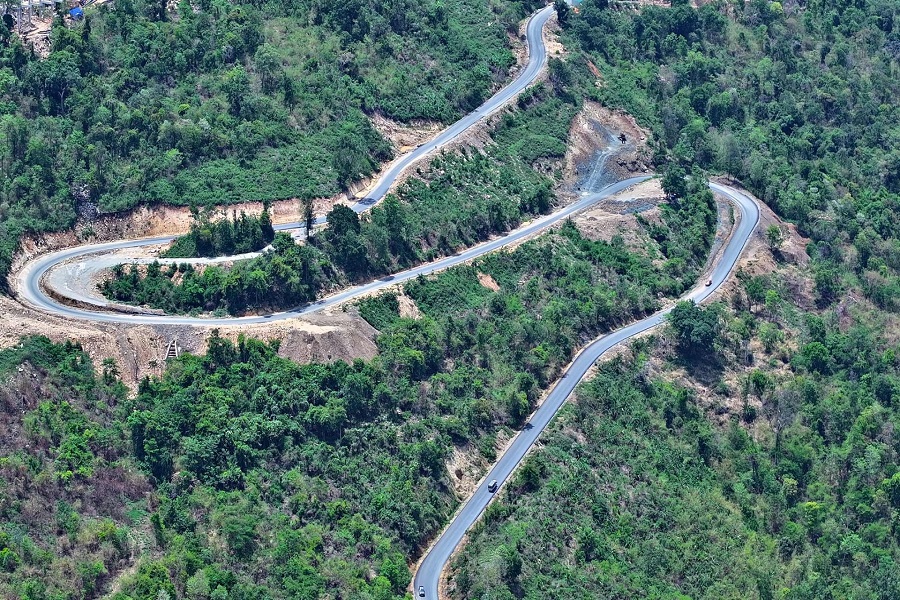 Đ&egrave;o Đại Ninh, Quốc lộ 28B nối khu vực trung t&acirc;m Đ&agrave; Lạt v&agrave; Phan Thiết d&agrave;i gần 70 km cơ bản ho&agrave;n th&agrave;nh sẽ r&uacute;t ngắn khoảng c&aacute;ch di chuyển, l&agrave; phương &aacute;n lựa chọn tốt đối với du kh&aacute;ch tới từ Th&agrave;nh phố Hồ Ch&iacute; Minh v&agrave; c&aacute;c tỉnh l&acirc;n cận