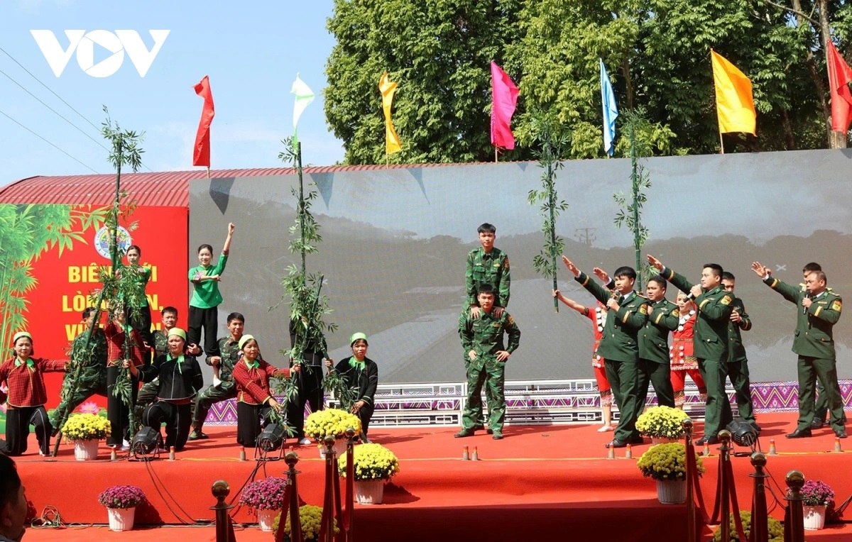 UBND xã Ba Sơn phối hợp Đồn Biên phòng Ba Sơn (BĐBP tỉnh Lạng Sơn) tổ chức Ngày Hội Biên phòng toàn dân năm 2026. (Ảnh: vov.vn) UBND xã Ba Sơn phối hợp Đồn Biên phòng Ba Sơn (BĐBP tỉnh Lạng Sơn) tổ chức Ngày Hội Biên phòng toàn dân năm 2026. (Ảnh: vov.vn)