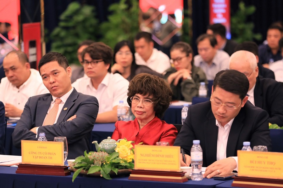 Nhiều doanh nghiệp, tập đoàn lớn đang đầu tư tại Lâm Đồng dự buổi làm việc