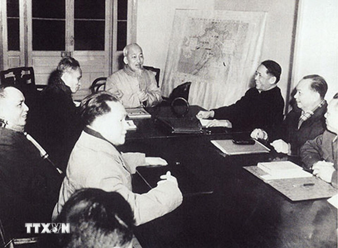 Ban Chấp hành Trung ương Đảng họp bàn phương hướng kế hoạch nhà nước năm 1961 (đồng chí Phạm Văn Đồng ngồi thứ nhất dãy bên trái Bác Hồ). (Ảnh: Tư liệu TTXVN) Ban Chấp hành Trung ương Đảng họp bàn phương hướng kế hoạch nhà nước năm 1961 (đồng chí Phạm Văn Đồng ngồi thứ nhất dãy bên trái Bác Hồ). (Ảnh: Tư liệu TTXVN)